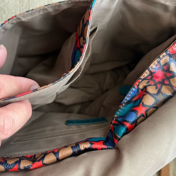 RELIC Vibrant Floral Crossbody Bag - Picture 2 of 16